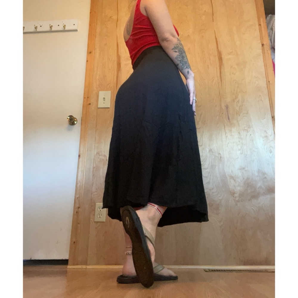 Tracy Evans Black Midi Skirt - Picture 2 of 3